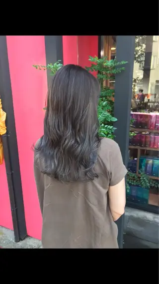 カラー 坂野 結子のヘアスタイル