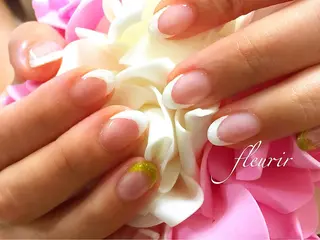 ミディアム ネイル フルリール 【プライベートサロンのネイルデザイン