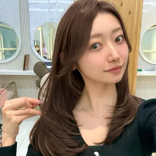 ロング 似合わせレイヤー/ 透明感カラーのヘアスタイル