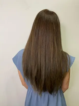 ロング カラー 柴田 秋樺のヘアスタイル