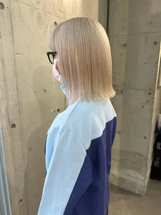ミディアム カラー lani ブリーチ /ダブルカラーのヘアスタイル