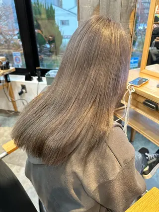 セミロング ブリーチなしベージュ カラー佐藤華厘のヘアスタイル