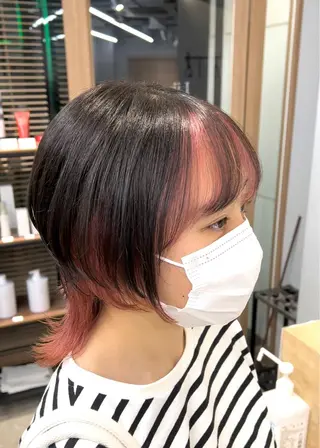 ミディアム ブリーチ毛の縮毛矯正 ハイトーン/岡本智樹のヘアスタイル