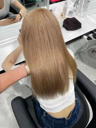 ロング カラー 履歴修正屋さん／ ブロンド／ホワイトのヘアスタイル