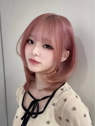 ミディアム カラー レイヤー×髪質改善 マネージャー安藤光司のヘアスタイル