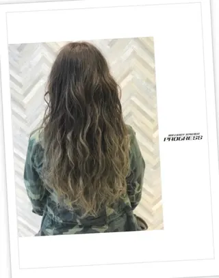 ミディアム カラーリスト菅澤 岳のヘアスタイル