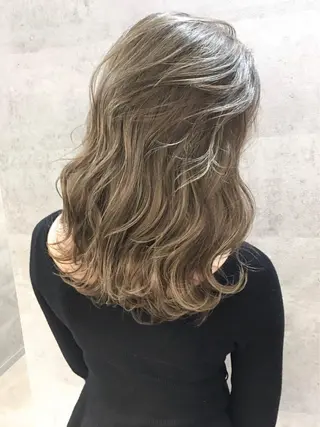 セミロング KYOKO 【Bear】のヘアスタイル