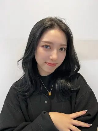 ミディアム カラー 🦋 韓国hair 🖤 RAMのヘアスタイル
