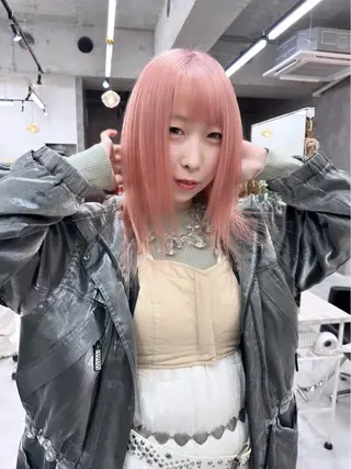 セミロング カラー ヘアアレンジ TAKUMAブリーチ /切りっぱなし🪽のヘアスタイル