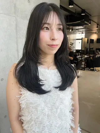 ミディアム カラー パーマ ヘアアレンジ 透明感/オリーブ/ グレージュ/YUKAのヘアスタイル