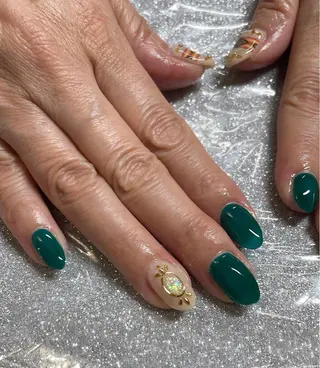 ネイル VIERU 🌈🎀💖のネイルデザイン