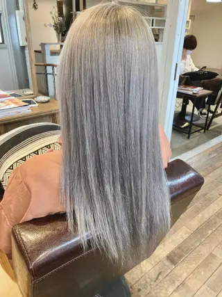 ロング タカツド ユウキのヘアスタイル