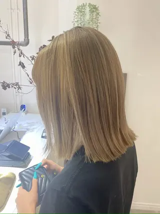 ミディアム ili 梅田のヘアスタイル