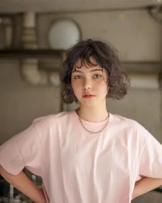 ミディアム パーマ ナチュラル大人っぽい スタイル　MAORIのヘアスタイル