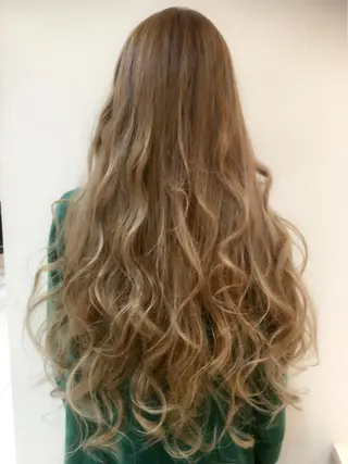 ロング カラー 永井 大希のヘアスタイル