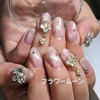 ネイル フラワー ムーンのネイルデザイン