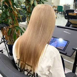 ロング カラー Runa/大人 かわいいハイトーンのヘアスタイル