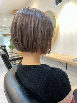 ショート カラー UMEDA FIGAROのヘアスタイル
