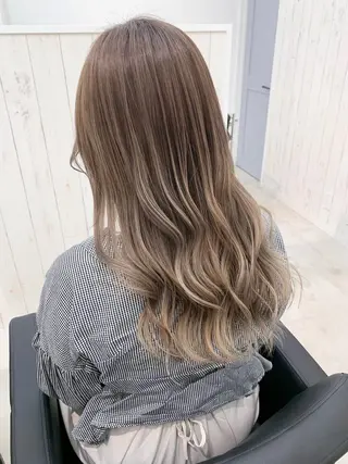 ロング カラー 豊橋/菜月/ブリーチ /艶カラーハイトーンのヘアスタイル