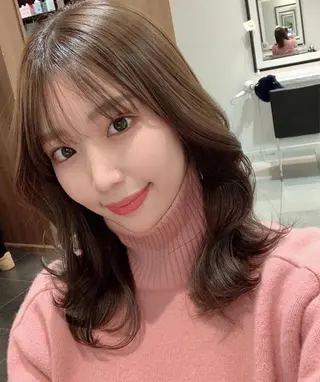 ミディアム カット講師 久保匠のヘアスタイル