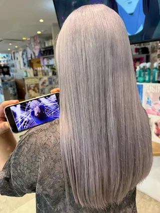 セミロング カラー インナーカラー 推し ブリーチ 髪質改善のヘアスタイル