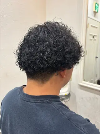 パーマ メンズ hina🎀🪽 /艶カラー/大曽根駅のヘアスタイル