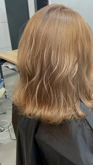 ミディアム カラー パーマ ヘアアレンジ メンズ キッズ ネイル マツエク・マツパ 切りっぱなしヘアボブ ミディアムヘアRYOのヘアスタイル