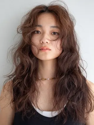 ロング カラー La Pensee/ カスヤリクのヘアスタイル