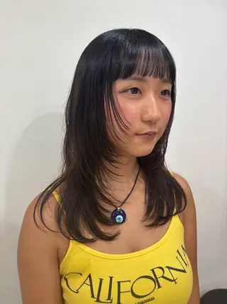 セミロング Noa/レイヤー カット🩵パーマのヘアスタイル