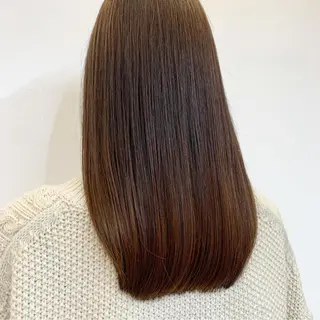 ミディアム カラー トップ スタイリストのヘアスタイル
