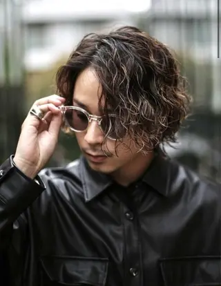 ロング メンズ 湯浅禅也/プードル /波巻きパーマ/栄のヘアスタイル