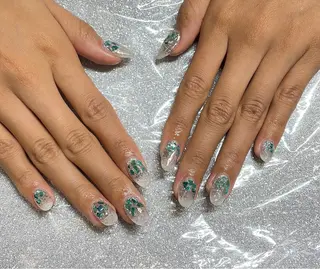 ネイル VIERU 🌈🎀💖のネイルデザイン