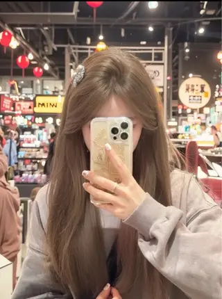 ロング 艶髪ハイトーンカラー 渋谷🎀ririkaのヘアスタイル