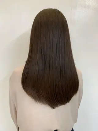 ミディアム カラー トップ スタイリストのヘアスタイル