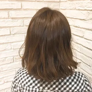 ミディアム カラー 鈴木 麻希のヘアスタイル