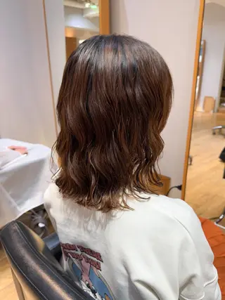 ミディアム パーマ 大橋 芽衣のヘアスタイル