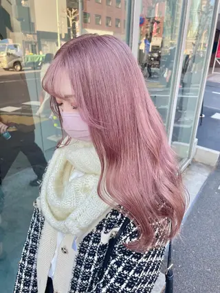 カラー ミルクティーカラー イイサカシュンスケのヘアスタイル