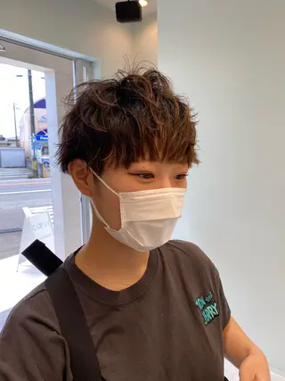 ショート カラー 中川 茜里のヘアスタイル