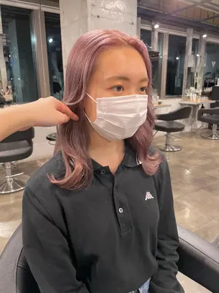 セミロング カラー パーマ ヘアアレンジ メンズ キッズ ネイル マツエク・マツパ アイブロウ 透明感カラー・レイヤ ー🎀amika🎀のヘアスタイル