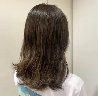 カラー 山口 莉奈のヘアスタイル