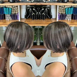 ショート カラー ハイライト/レイヤー /ハイトーン/AOIのヘアスタイル