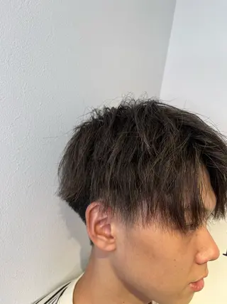 カラー メンズ 李 泰宇のヘアスタイル