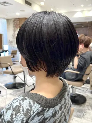 ショート カラー 💍新宿ショート 💍岩田莉奈のヘアスタイル