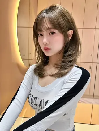 セミロング カラー ロンド プロフィール浦和のヘアスタイル