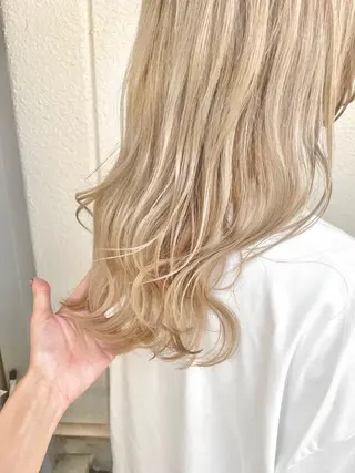 ロング カラー インナーカラー 推し ブリーチ  髪質改善のヘアスタイル