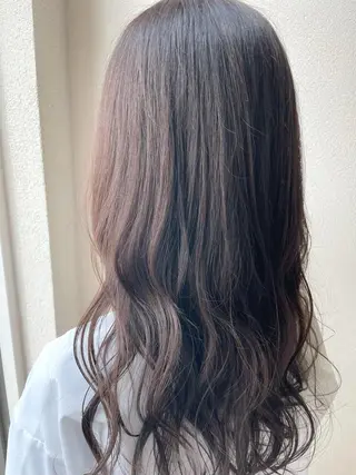 ロング カラー 沢田 瞳のヘアスタイル