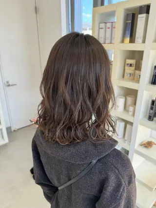 ミディアム カラー 堀越 美羽のヘアスタイル