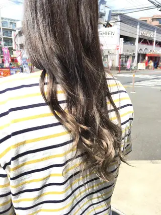 セミロング カラー パーマ 白髪ぼかしハイライト 柳川拓哉のヘアスタイル