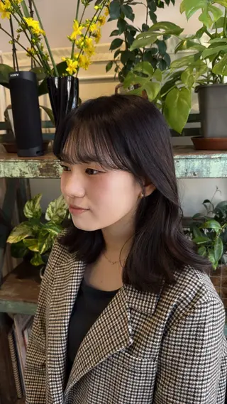 ミディアム Sakura .のヘアスタイル