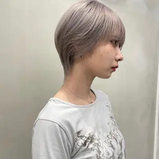 ショート カラー ブロンド／ブリーチ 【SITY.】のヘアスタイル